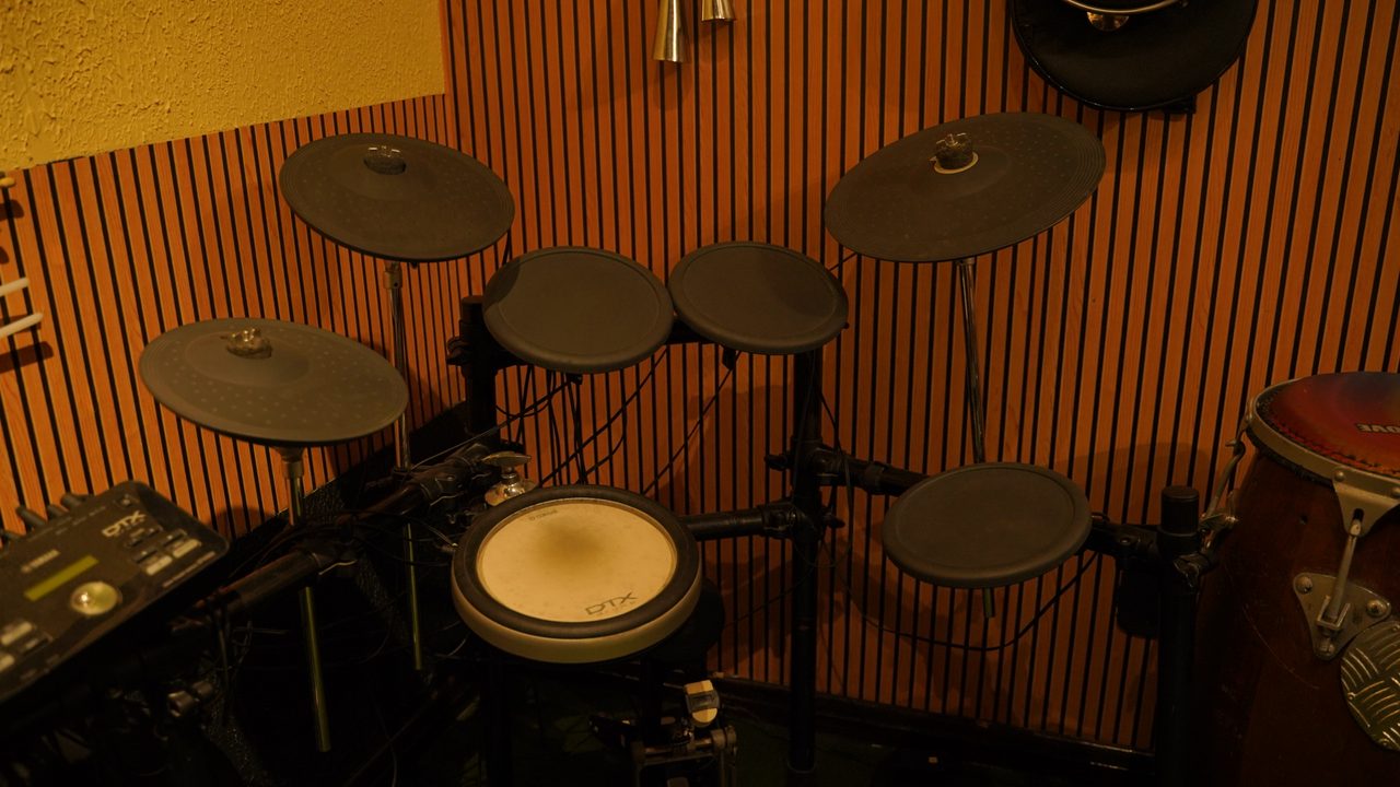 Equipamentos e instrumentos do estúdio AUT — foto 4